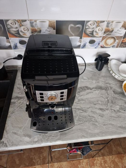 Кавоварка Delonghi Magnifica  S.