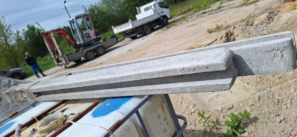 Słupki betonowedo ogrodzenia Z betonu