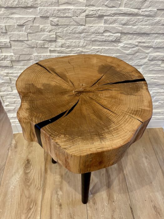 Stolik kawowy z żywicą