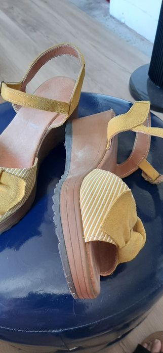 Sandálias  novas