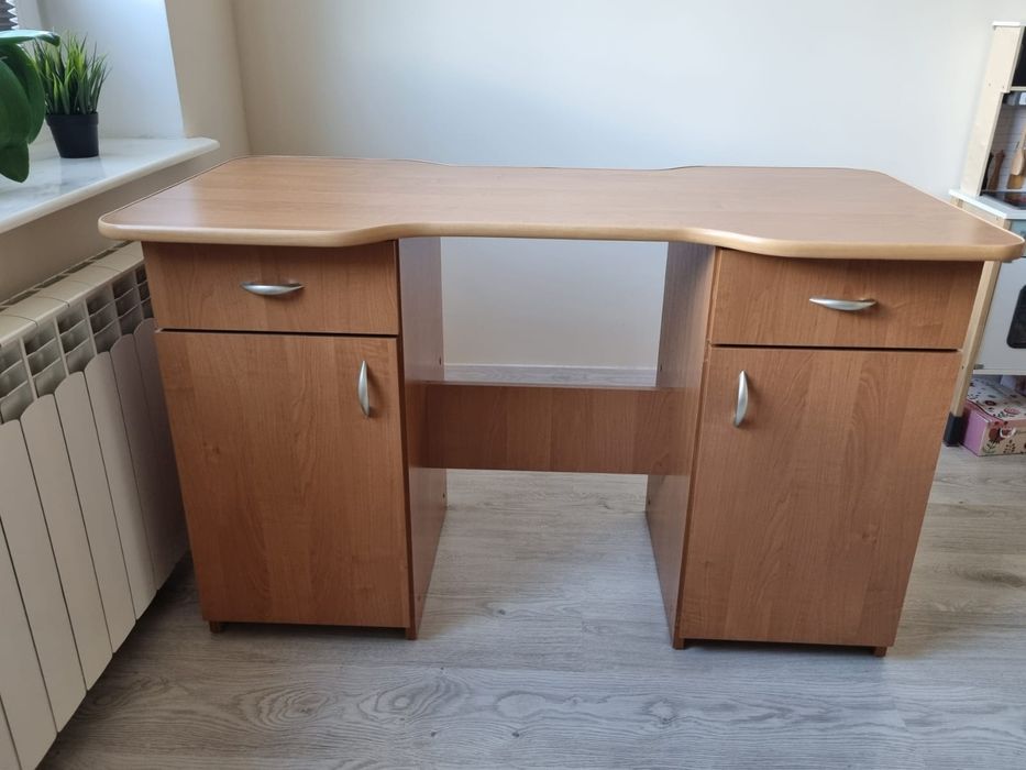 Biurko kosmetyczne / do paznokci