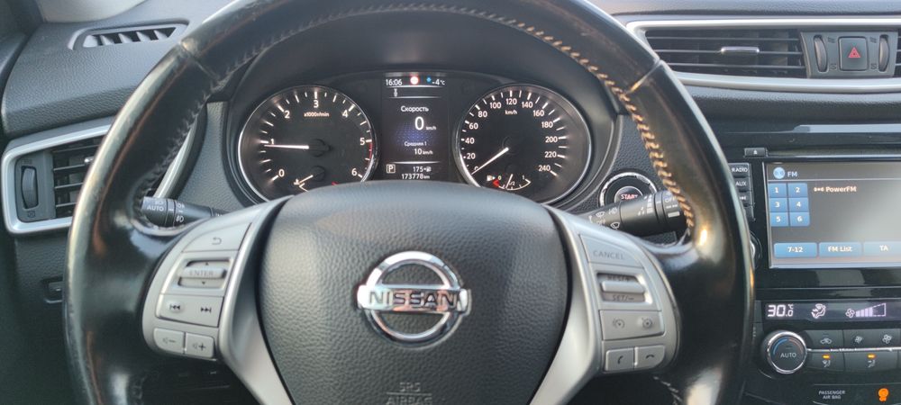 Ніссан Кашкай топова комплектація