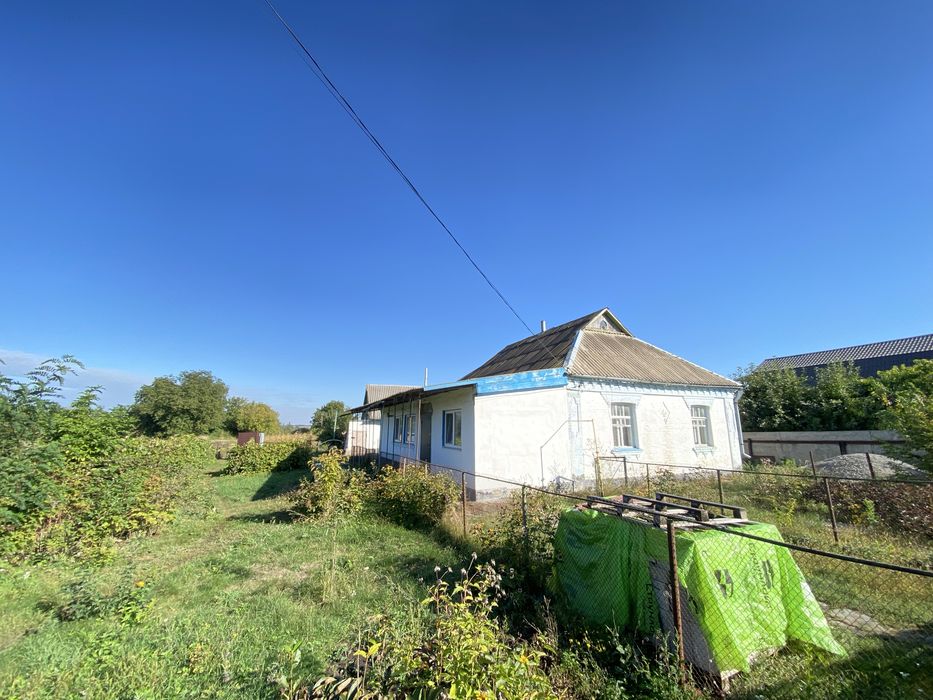 Продаж будинку с. Озерна, центр