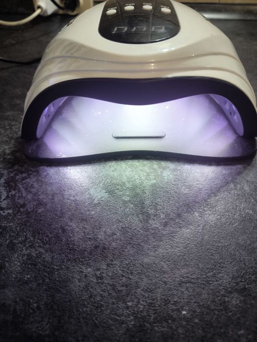 Лампа для манікюру