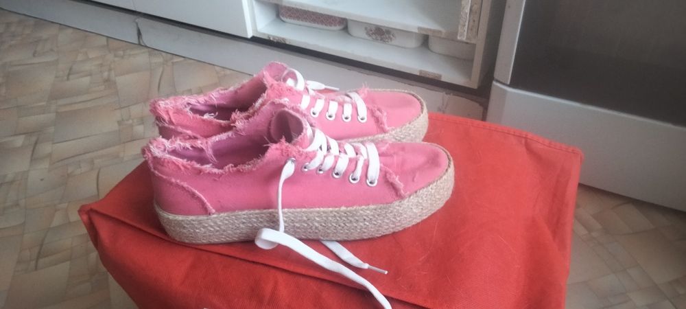 Кеды Найквеар лёгкие удобные для повседневной хотбы очень удобные