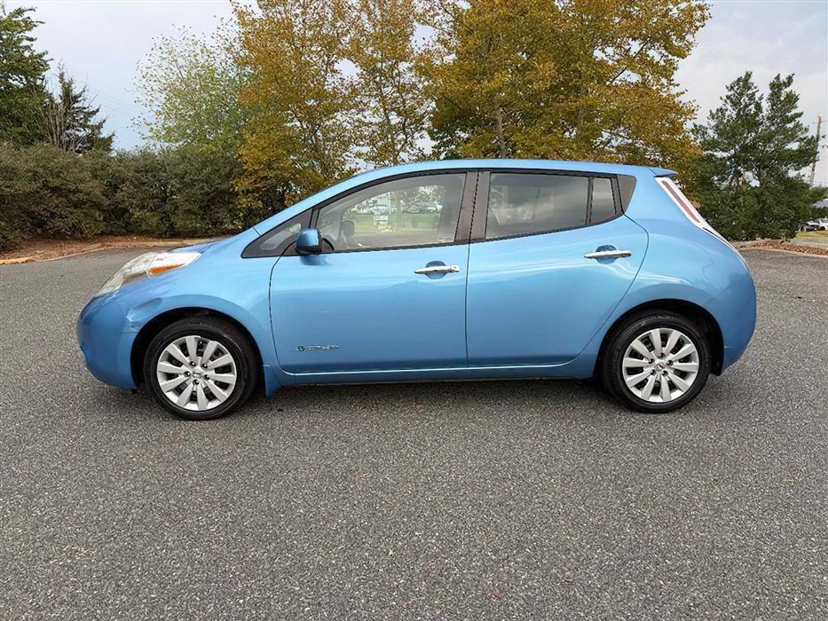 Nissan LEAF S      2014