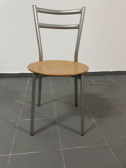 Mesa de cozinha    + 4 cadeiras da Artcozi