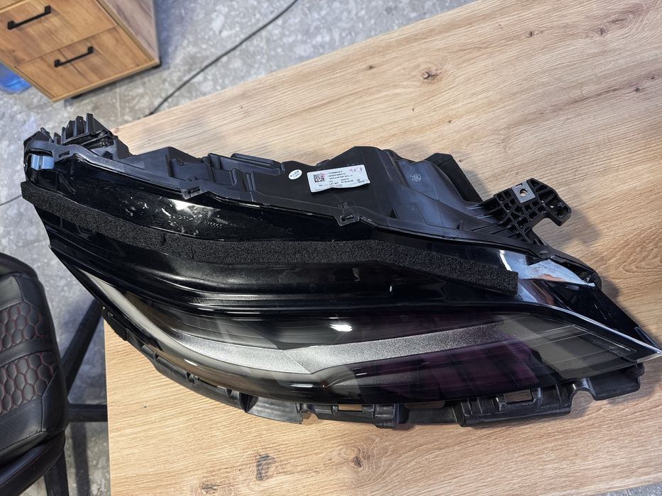 Фари на Tesla Model 3 HIGHLAND ЄВРОПА. Оригінал.