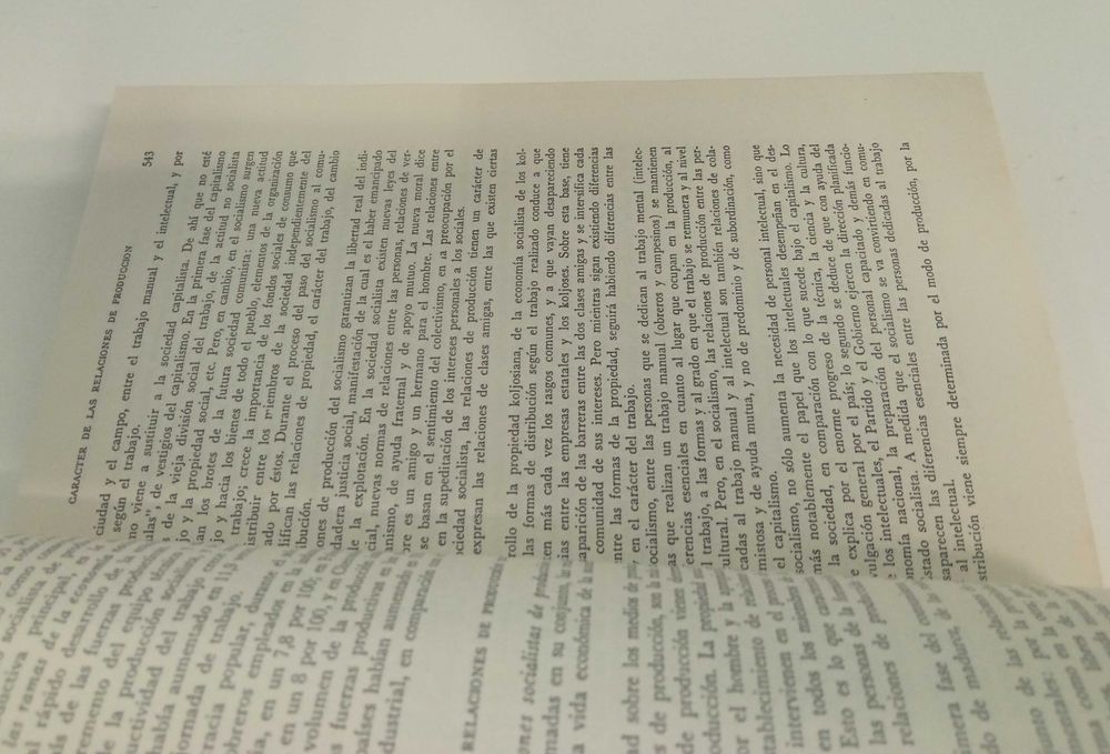 Curso Superior de Economia Política II, de Spiridonova Atlas y otros