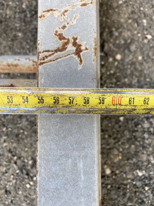 Escada metálica de emergencia