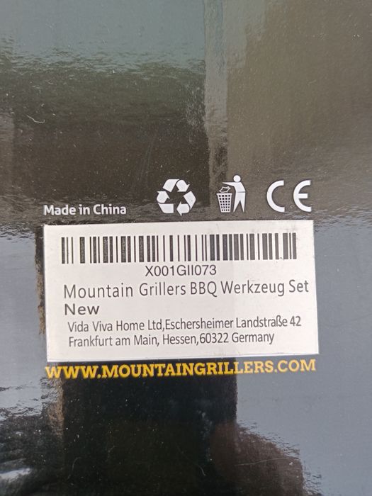 Zestaw narzędzi do grillowania.