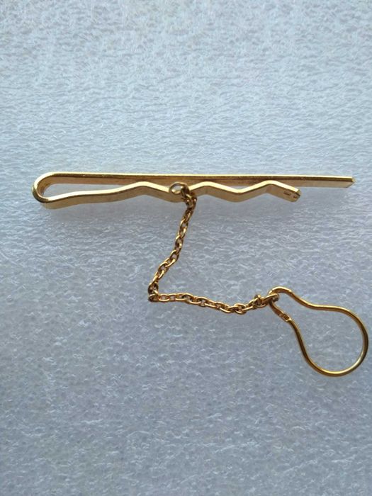 Alfinete travessão de gravata em prata dourada