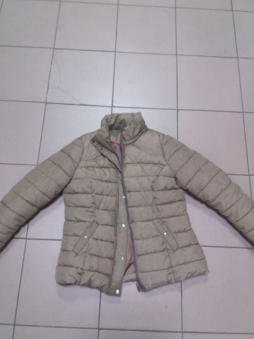 Куртка  тепла . .