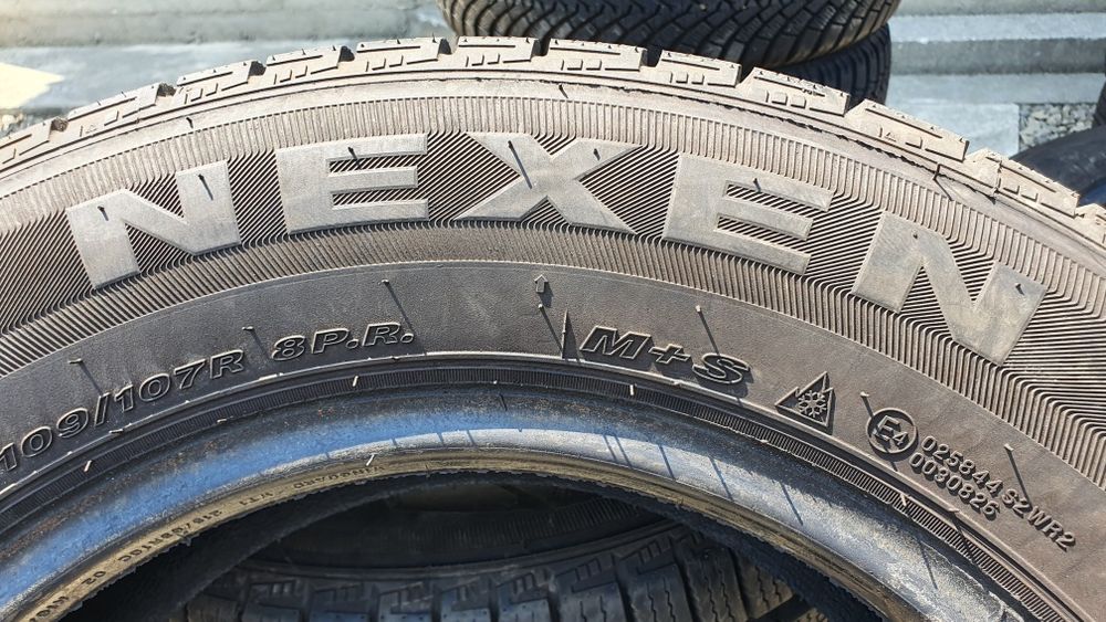 215/65 R16C   2шт  Nexen (Нексен) Авторезина, шини.