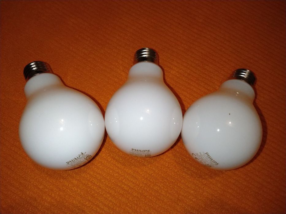 Żarówki Philips LED E27 i E14 – 9 szt. – 13 W, 7,5 W, 2 W + SceneSwitch