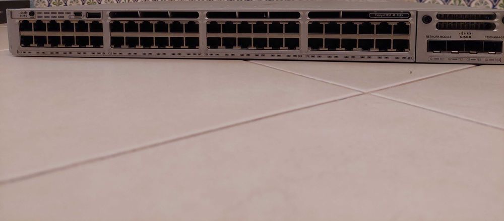 Cisco WS-3850-48 Portas + Modulo 4-10G + 1 Fonte - Nunca Usado