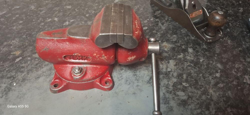 Torno de bancada marca york 80