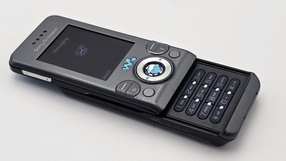 Sony Ericsson W580i. Walkman. Sprawny. Szary