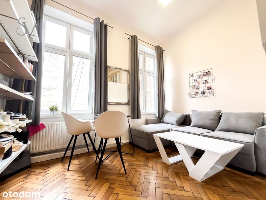 01.12 | Antresola | Pets | Wawel | R. Grunwaldzkie | ENG