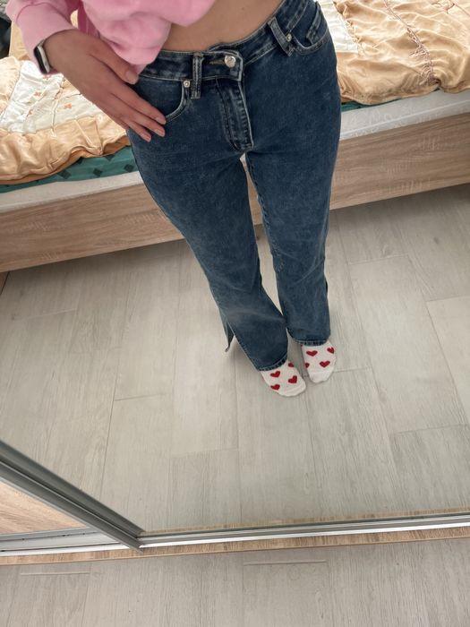 Жіночі джинси с розрізами