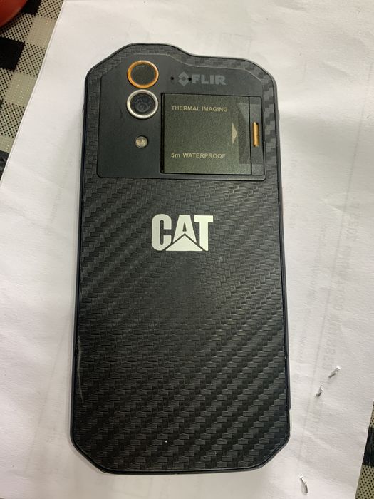 Б/у телефон з теплаком Caterpillar S60