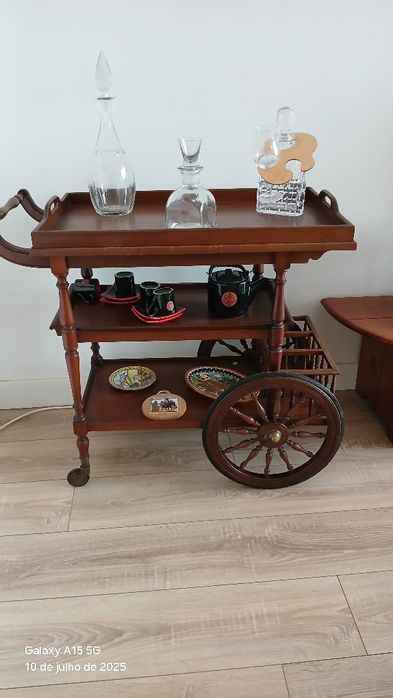 Carrinho de Chá em madeira com 2 tabuleiros