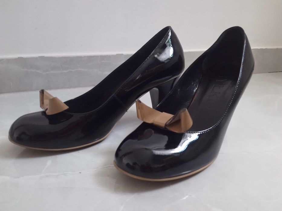 Buty na obcasie lakier czarne r. 38 Ryłko
