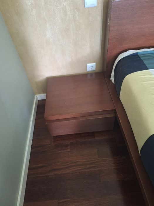 Cama casal  Wengue em madeira maciça