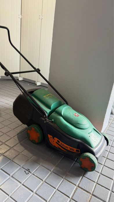 Cortador e aparador de relva