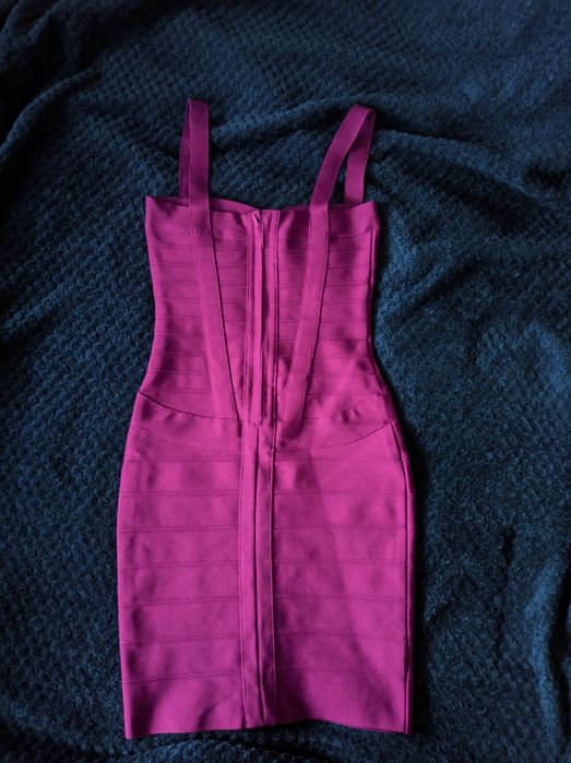 Sukienka mini bandażowa kolor biskupi/fuksja