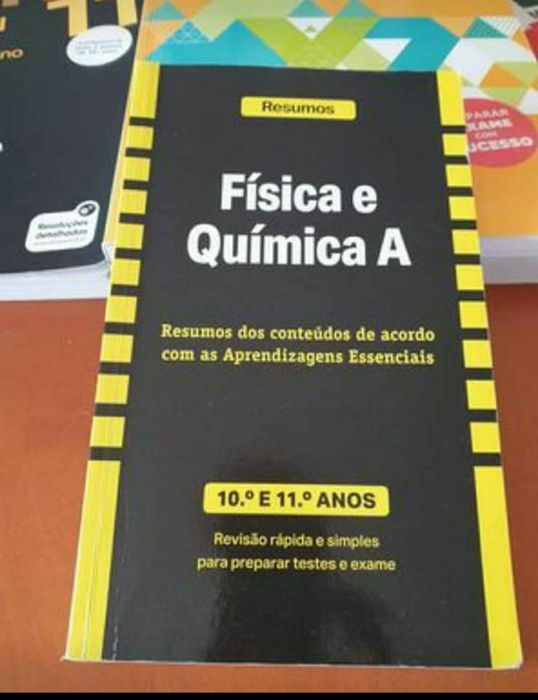 Livros de preparação para exames de matemática, português 10°, 11°, 12