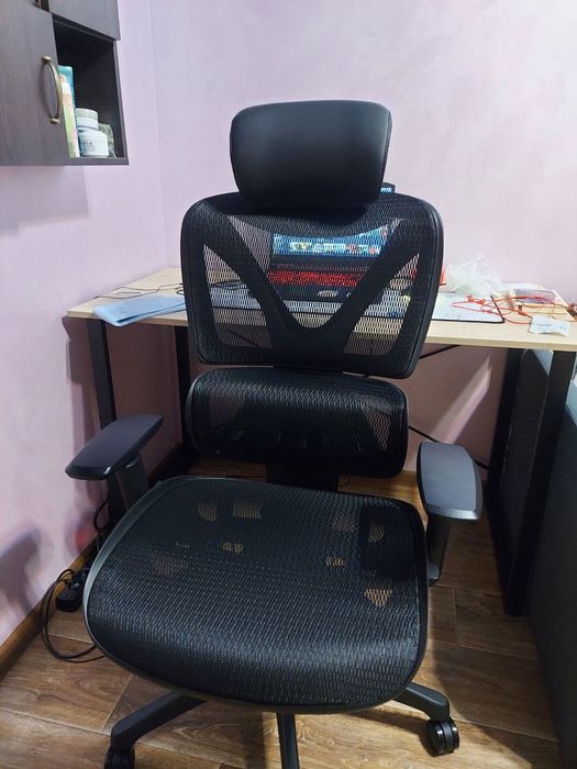 Крісло офісне VARPELEV офисное игровое кресло состояние нового 
Крісло