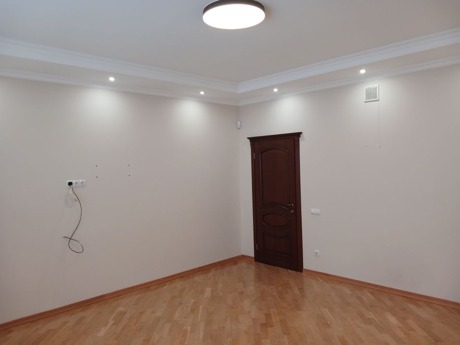 Продам  3 - ну квартиру по вул. Шопена.