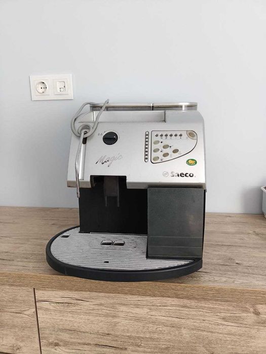 Автоматична кавоварка Saeco Magic