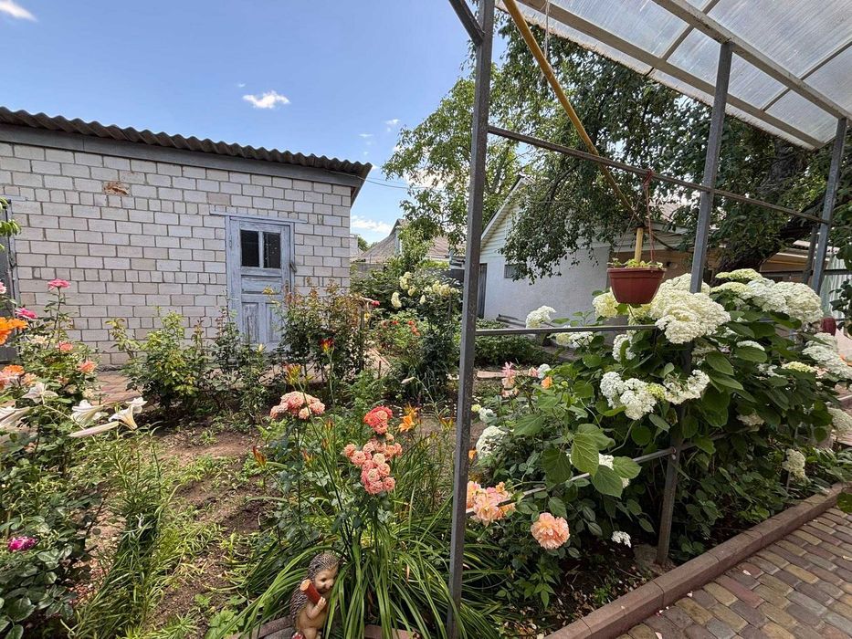 Продаж 2 поверхового будинку з гаражем і ділянкою, вул. Шевченка 15