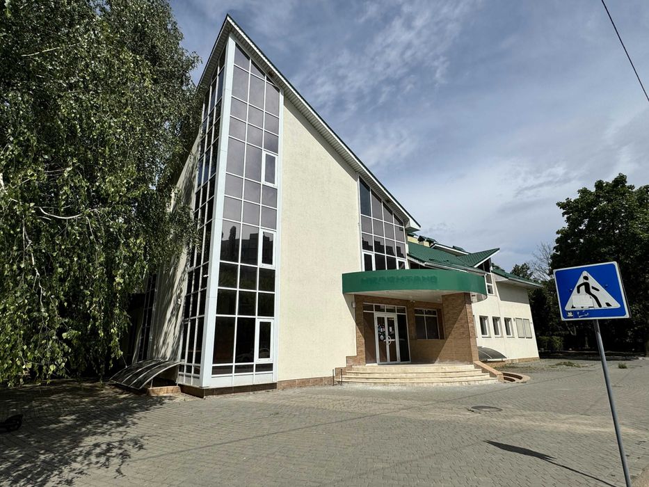 6 Слобідська  окремо стояча будівля 1000 кв.м. ціна 100000 грн/міс