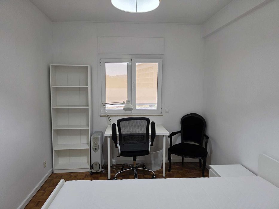 Quarto junto ao ISCAP e Hosp. S. João