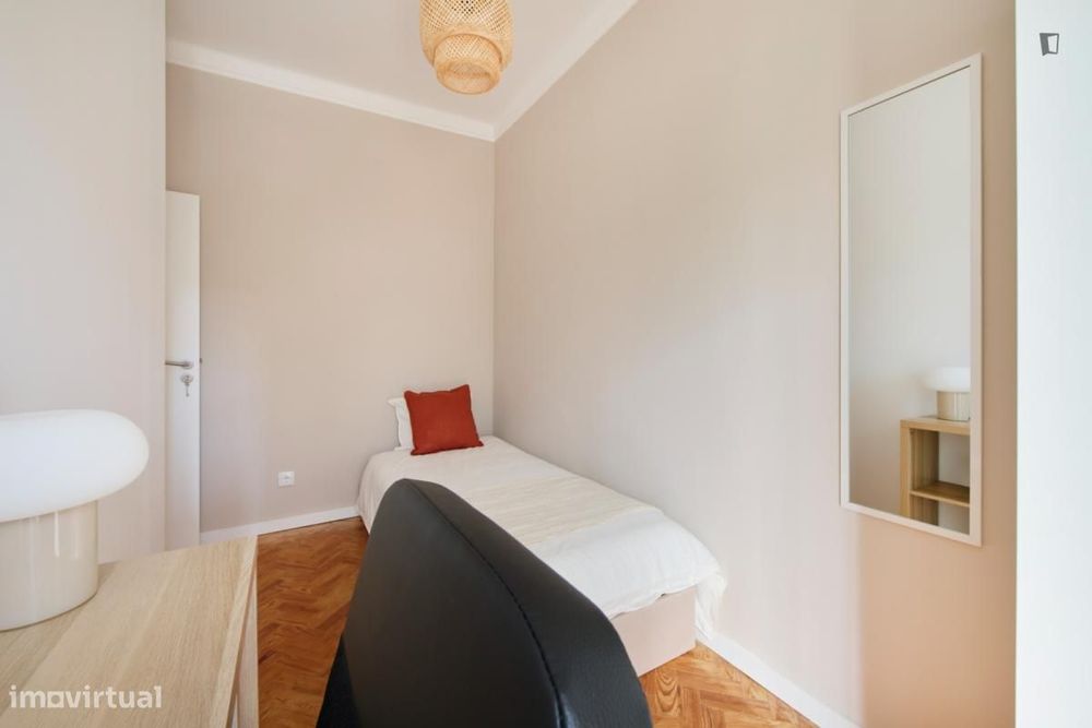 Quarto - localizado em Alvalade Lisbon