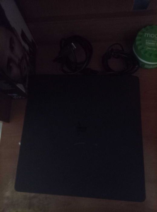 PlayStation 4 usada sem comando