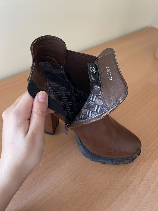 Botas de Salto Alto Castanhas