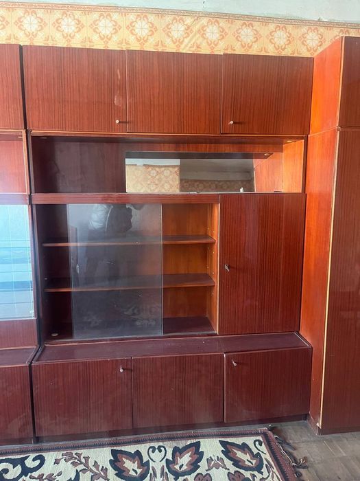 Віддам старі меблі