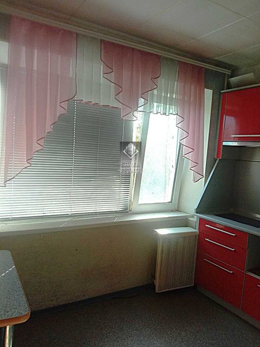 Продам 2-кімнатну квартиру в Дніпровському районі, вул. Щаслива