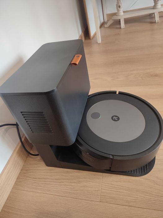 Irobot J7+ com 10 sacos de aspiração