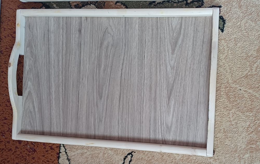 Піднос з дерева.