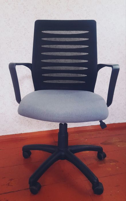 Нове крісло комп'ютерне