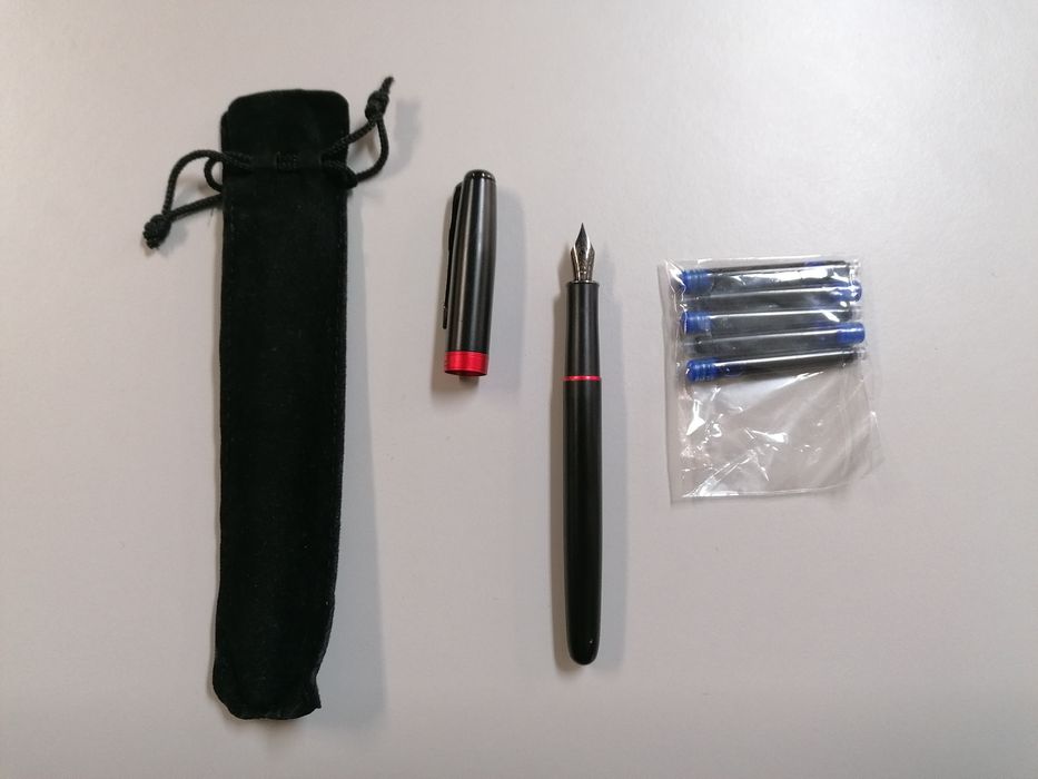 Caneta tinta permanente