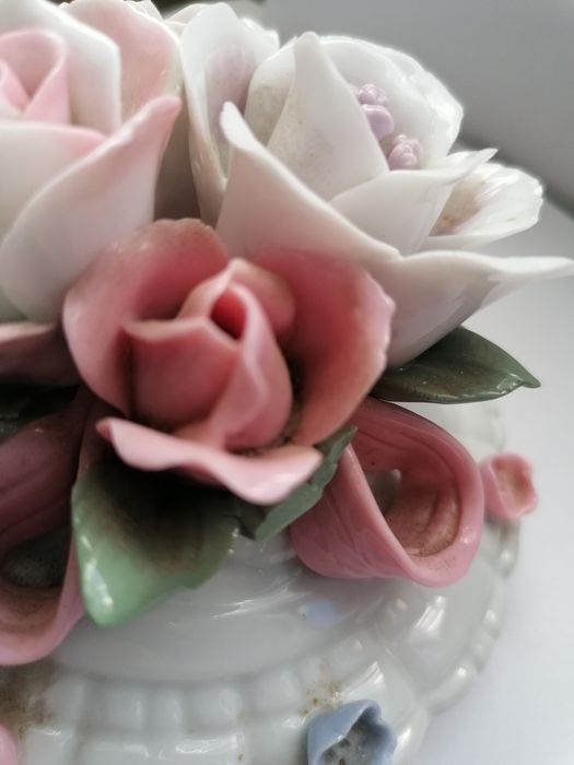 Puzderko, bombonierka, porcelana