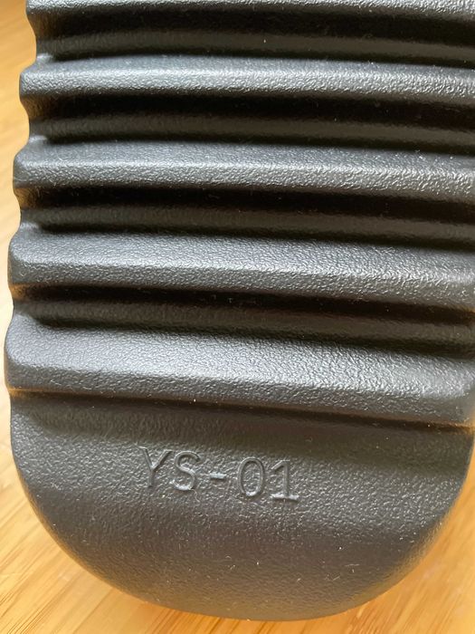 Klapki Yeeze YS-01 rozm. 8 (25,5 cm) czarne