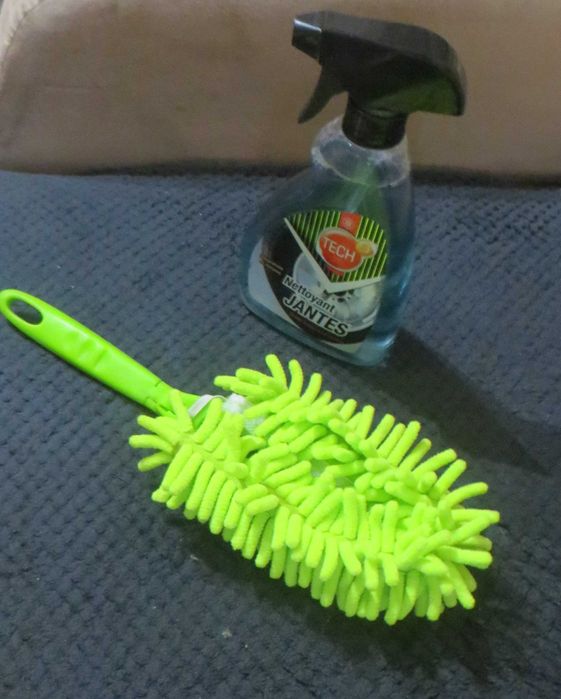 Equipamentos limpeza e manutenção - 3 peças c/ esponja em pele - Novas