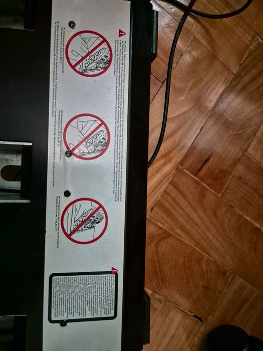 Volante e Pedais Playstation Thrustmaster